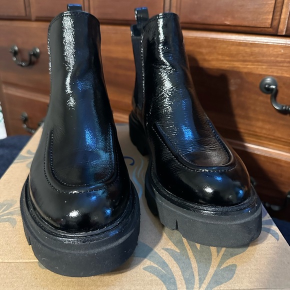 Practically NIB Softt black booties - Picture 4 of 10
